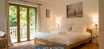 Room to rent in The Avenue, Bath BA2