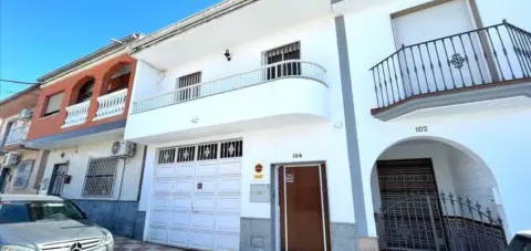 Casa adosada en calle Ancha