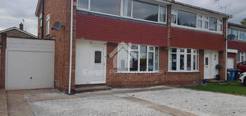 3 bedroom semi-detached house to rent