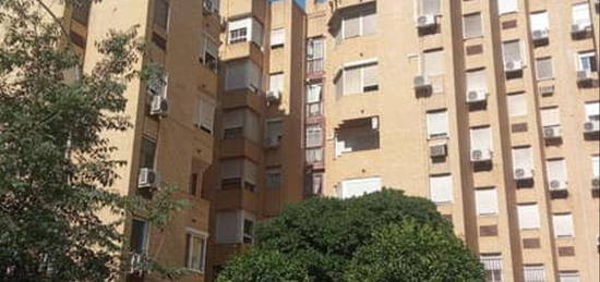 Piso en venta en Zapillo, Urbadiez - Entrepuentes