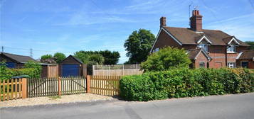 3 bed semi-detached house to rent