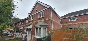 3 bedroom semi-detached house to rent