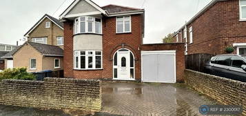 3 bedroom detached house