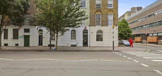 Flat to rent in Goswell Road, London EC1V