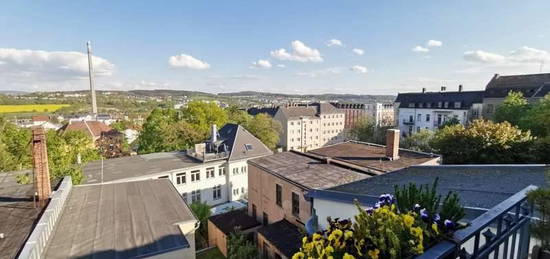 4-Raum Dachgeschosswohnung in Zentrumsnähe mit Balkon und herrlichem Ausblick