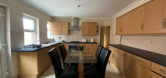 7 bedroom terraced house