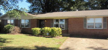 123 Lively St, Senatobia, MS 38668