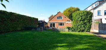 Detached house to rent in Guildford Road, Bookham, Leatherhead KT23