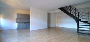 Appartement  à louer, 5 pièces, 3 chambres, 137 m²