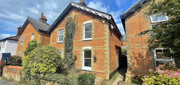 3 bed semi-detached house to rent