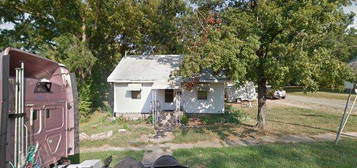 802 N  Clay St, Nevada, MO 64772