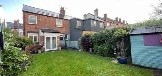 3 bedroom semi-detached house to rent