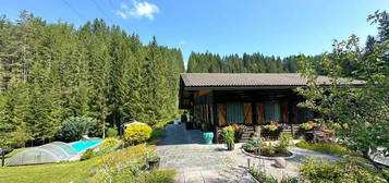 Verstecktes Naturparadies mit Pool und Schwimmteich zur Pacht