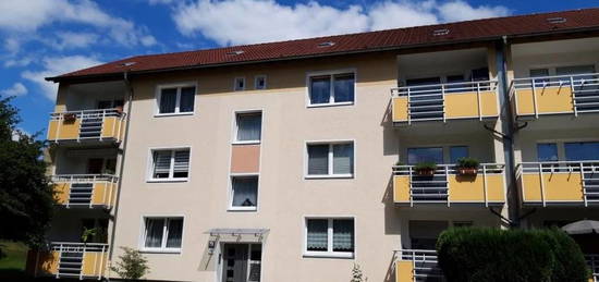 Heute ein König: Ihr neuer Balkon mit Blick ins Grüne.