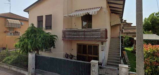 Casa indipendente in vendita in via Sabbioni s.n.c