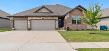 866 E Dyann Drive, Nixa, MO 65714