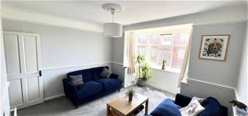 Flat to rent in Oakleigh Road North, London N20