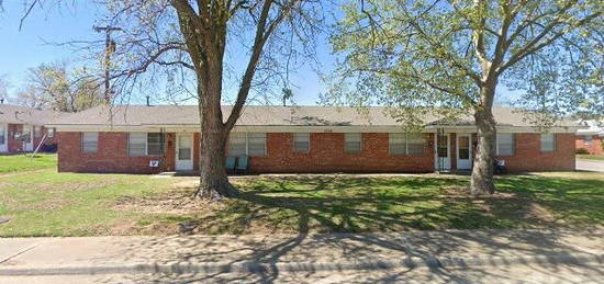 1516 James Dr, Norman, OK 73072