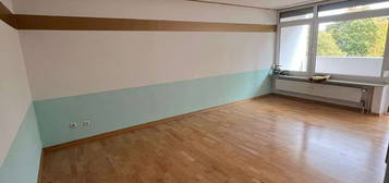 Geschmackvolle 3-Zimmer-Wohnung mit Einbauküche in München Aubing