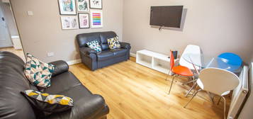 4 bed shared accommodation to rent