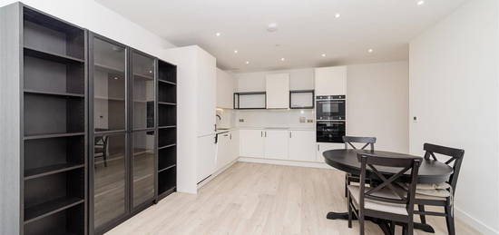 Flat to rent in Willowbrook House, Coster Avenue, Hackney N4