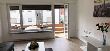Top Lage! Wunderschöne, sonnige, möblierte 3-Zimmer Wohnung mit Balkon in Stuttgart Stammheim