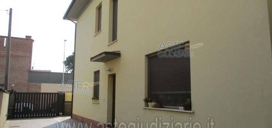 Appartamento all'asta in via Umbria, 7