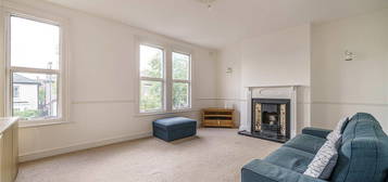 3 bed flat to rent