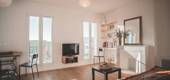 Studio meublé  à louer, 1 pièce, 39 m², Étage 5/–