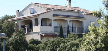 Grande Maison Familiale à Villeneuve