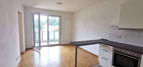 Moderne 1,5 Zimmerwohnung mit großzügiger Loggia und EBK