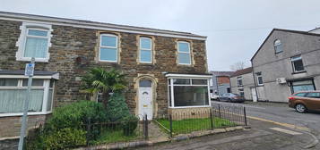 2 bed end terrace house to rent