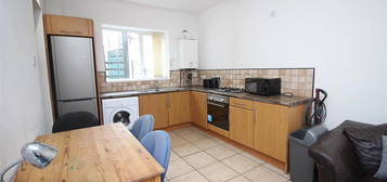 3 bed flat to rent