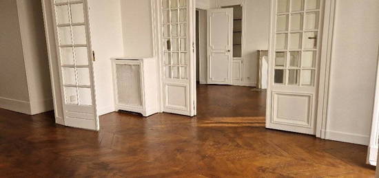 Location appartement 4 pièces 105 m²