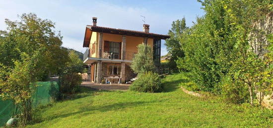 Villa in vendita a Corte Brugnatella