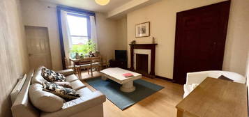 Flat to rent in Victoria Square, Jesmond, Newcastle Upon Tyne NE2