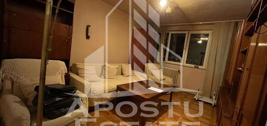 Apartament 2 camere, decomandat, etaj intermediar, zona Dambovita