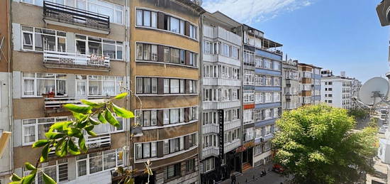 Horhor Caddesi Üzerinde 3. Kat Satılık 3+1 Daire