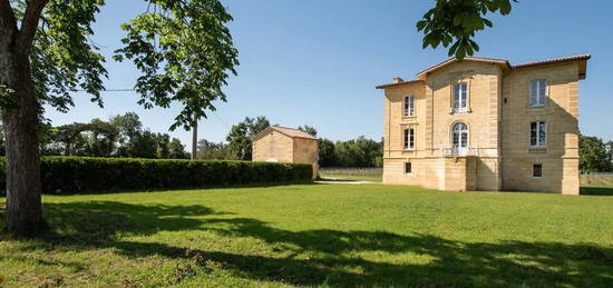 Maison 2 étages  à vendre, 9 pièces, 5 chambres, 230 m²