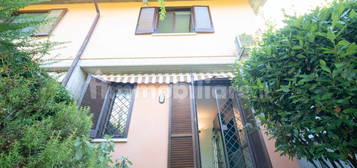 Villa a schiera via Giuseppe Guerzoni 32, Centro, Montichiari