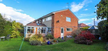 3 bed semi-detached house for sale