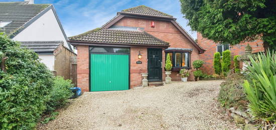 2 bed detached house for sale