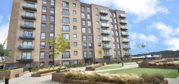 Flat to rent in Ellesmere Court, Stirling Drive, Luton, Bedfordshire LU2