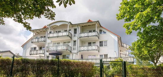 Villa Vilmblick mit direktem Wasser- und Parkzugang – 
2 Zi. Komfortwohnung mit Erker und Balkon