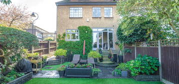 5 bed semi-detached house for sale