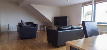 4 bedroom flat to rent