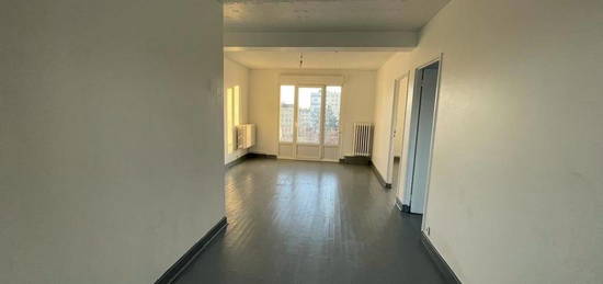 Appartement  à vendre, 4 pièces, 3 chambres, 68 m²