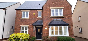 5 bed detached house to rent