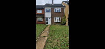 Terraced house to rent in Long Lynderswood, Basildon SS15