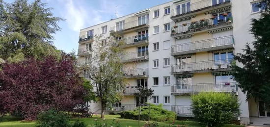 Location appartement 4 pièces 104 m²